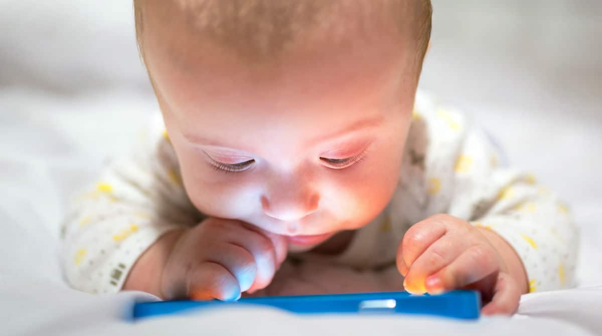 Leia mais sobre o artigo O que esperar de uma geração que passa de 7h a 12 horas diárias grudada na tela de seu celular?